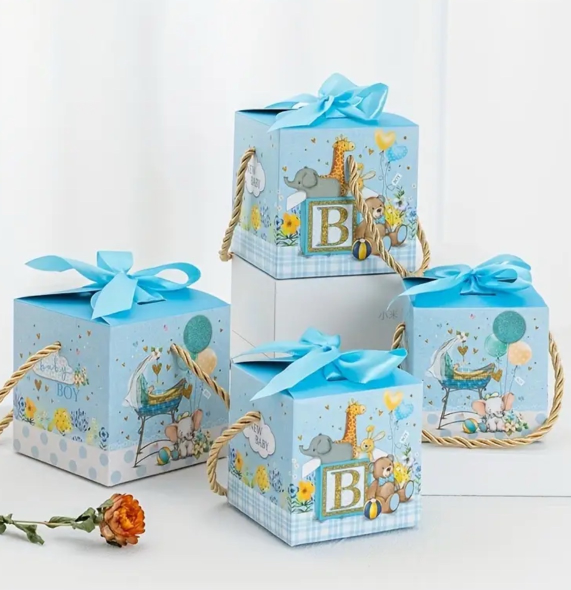 Caja color azul  con dibujos animados para cumple aรฑos o baby shower ๐๐ถ๐ผ - Image 2
