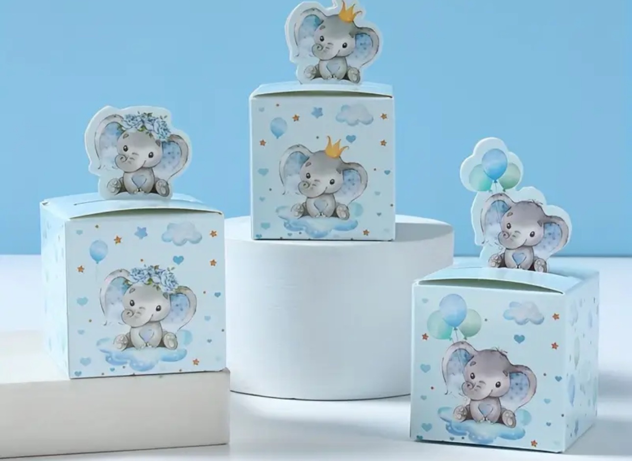 Caja de dulces color celeste decorado con dibujos de Elefantitos πππ©΅